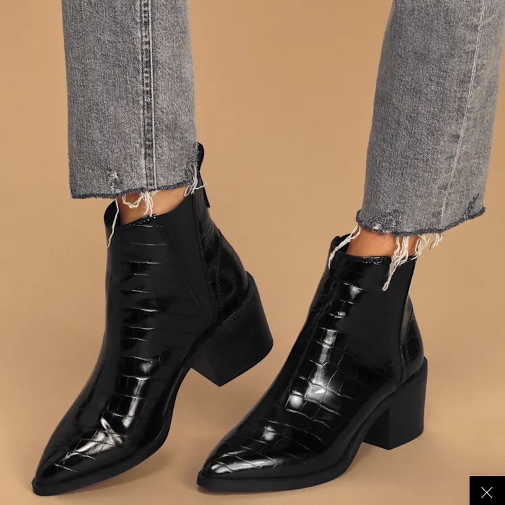 Steve Madden Audience Black Crocodile Embossed Pointed-Toe Ankle Boot